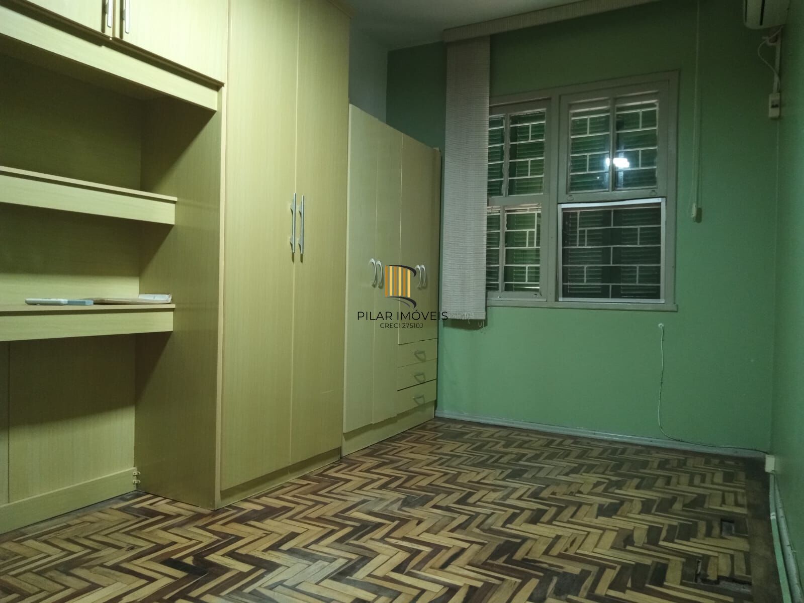 Apartamento um dormitório térreo com terraço lateral
