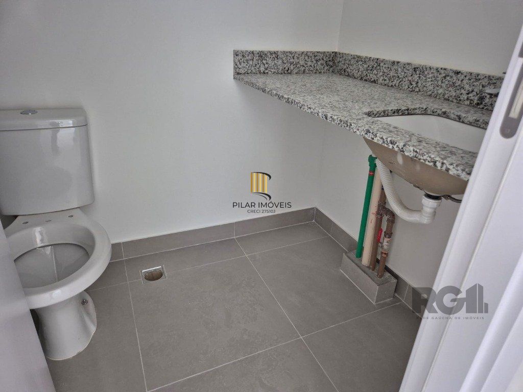 Novo, 1 suíte e infra.