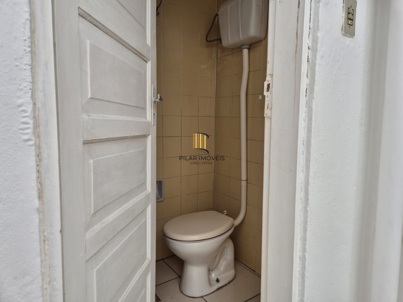 2D com garagem com churrasqueira