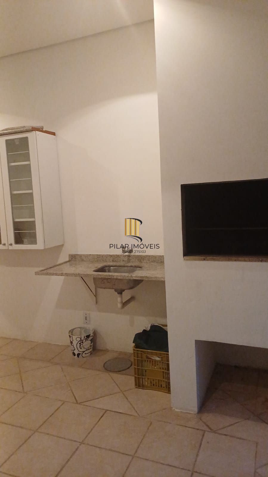 1Suíte, com vaga e churrasqueira