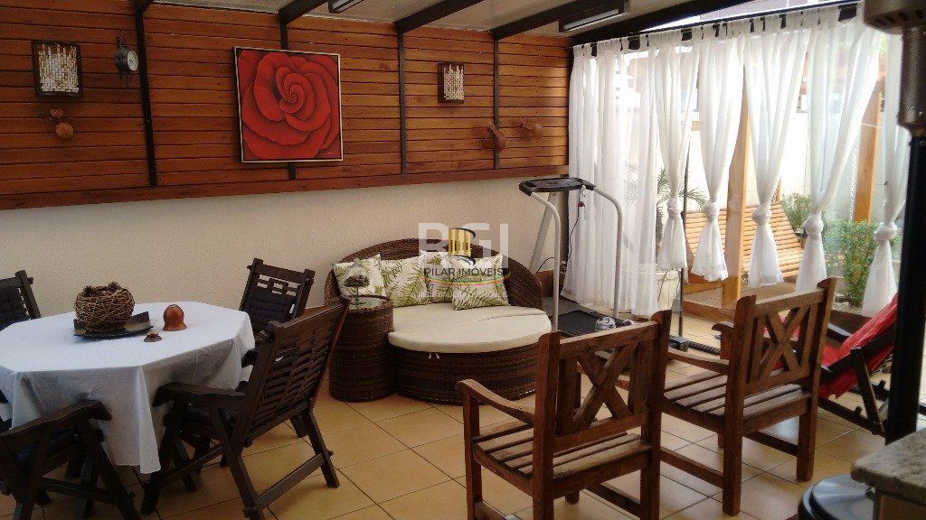 Apartamento para Venda - 238.12m², 3 dormitórios, sendo 1 suites, 3 vagas - Menino Deus