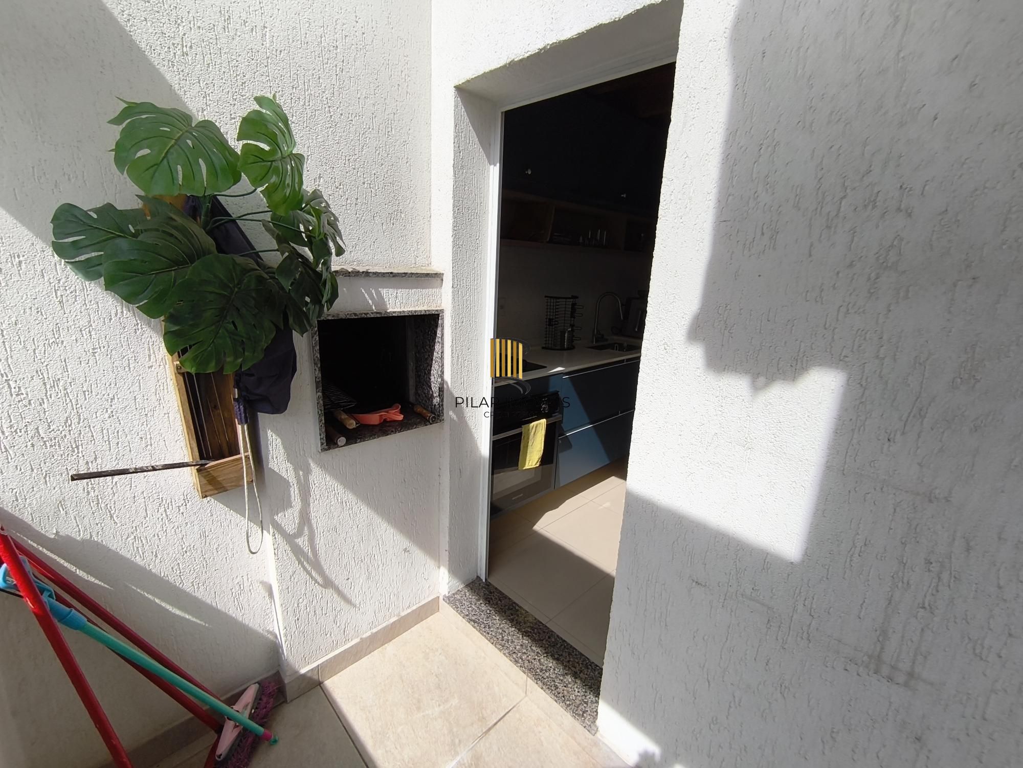 APARTAMENTO 2 DORMITÓRIOS COM 1 VAGA NO MENINO DEUS