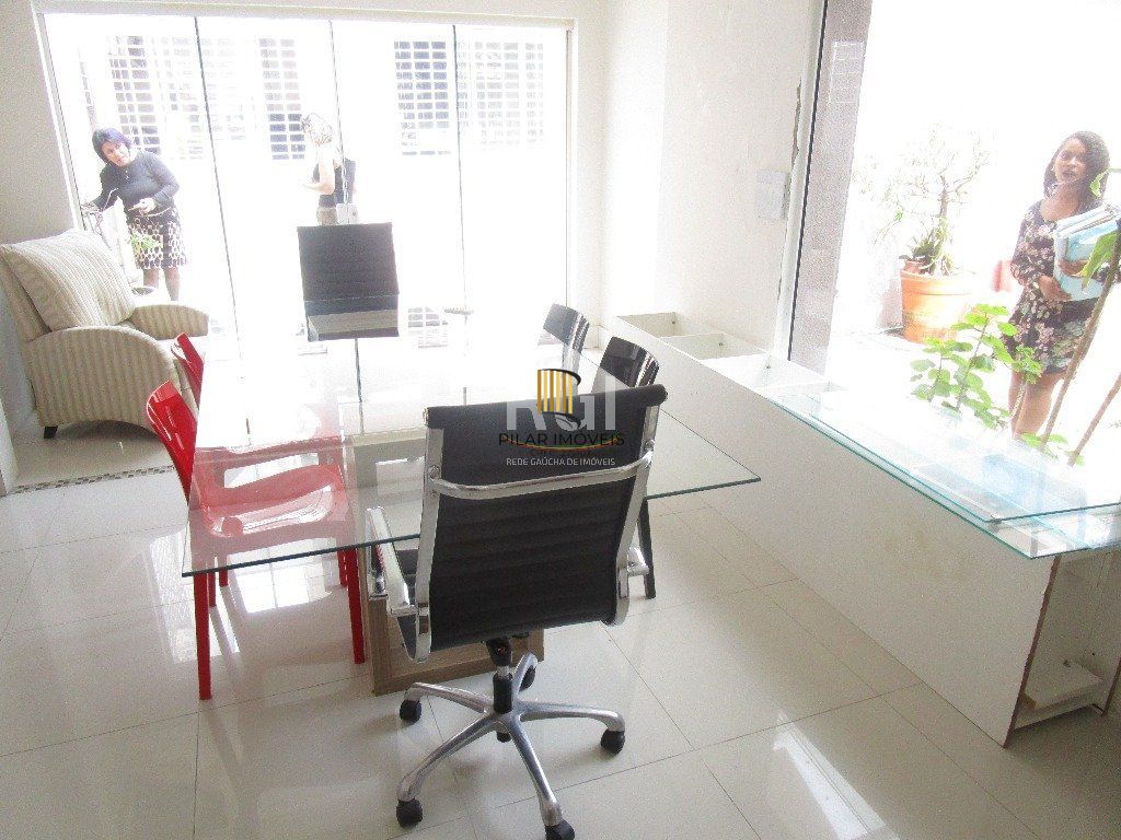 Casa para Venda - 227m², 4 dormitórios, 1 vaga - Menino Deus