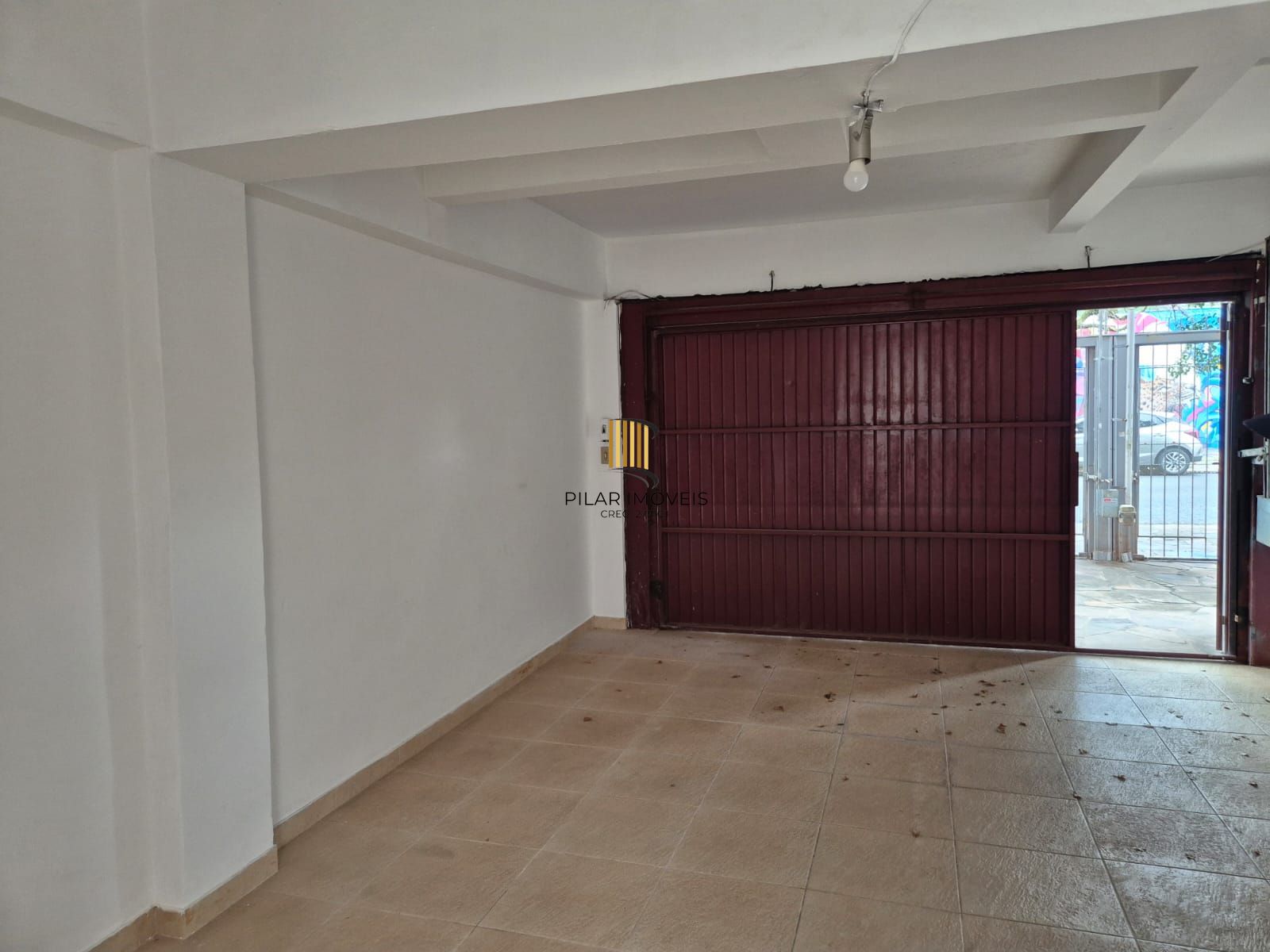 2D com garagem com churrasqueira