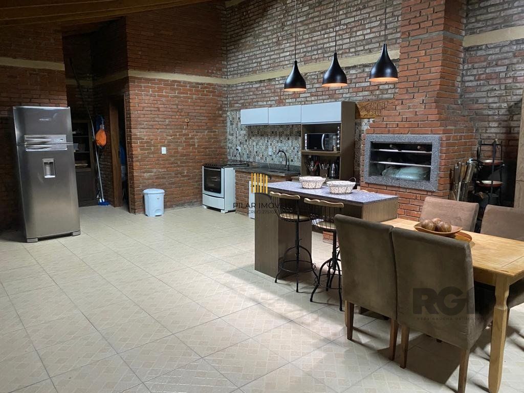 CASA EM CONDOMÍNIO - 3 dorms. - 3 vagas - 150 m² - VIAMÃO
