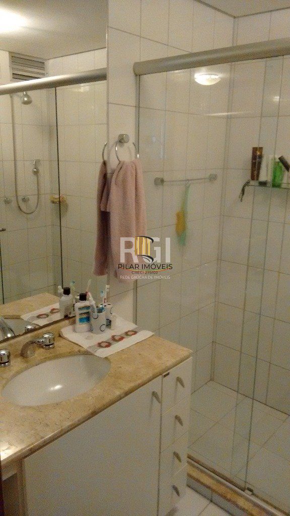 Apartamento para Venda - 238.12m², 3 dormitórios, sendo 1 suites, 3 vagas - Menino Deus