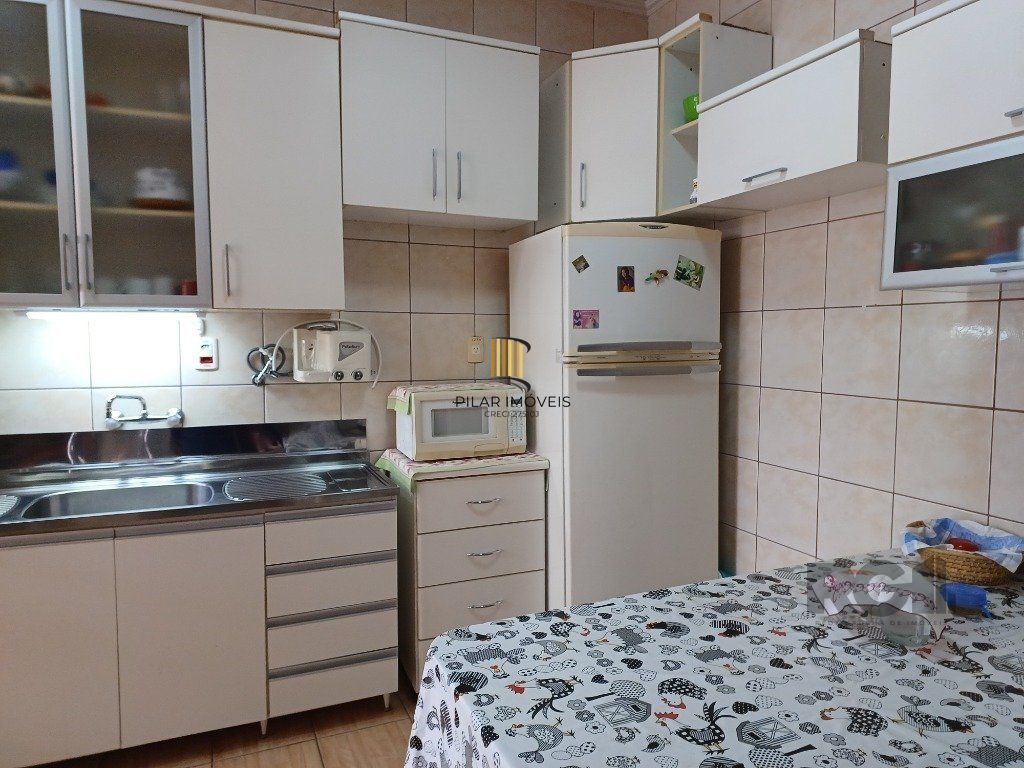 Casa averbada, ampla e ensolarada!