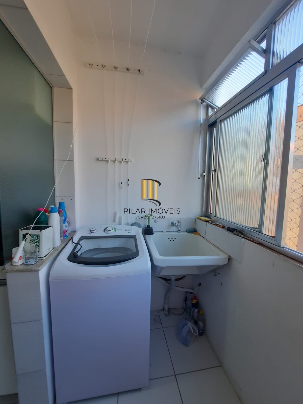 Apartamento dois dormitórios,  uma garagem e vaga rotativa