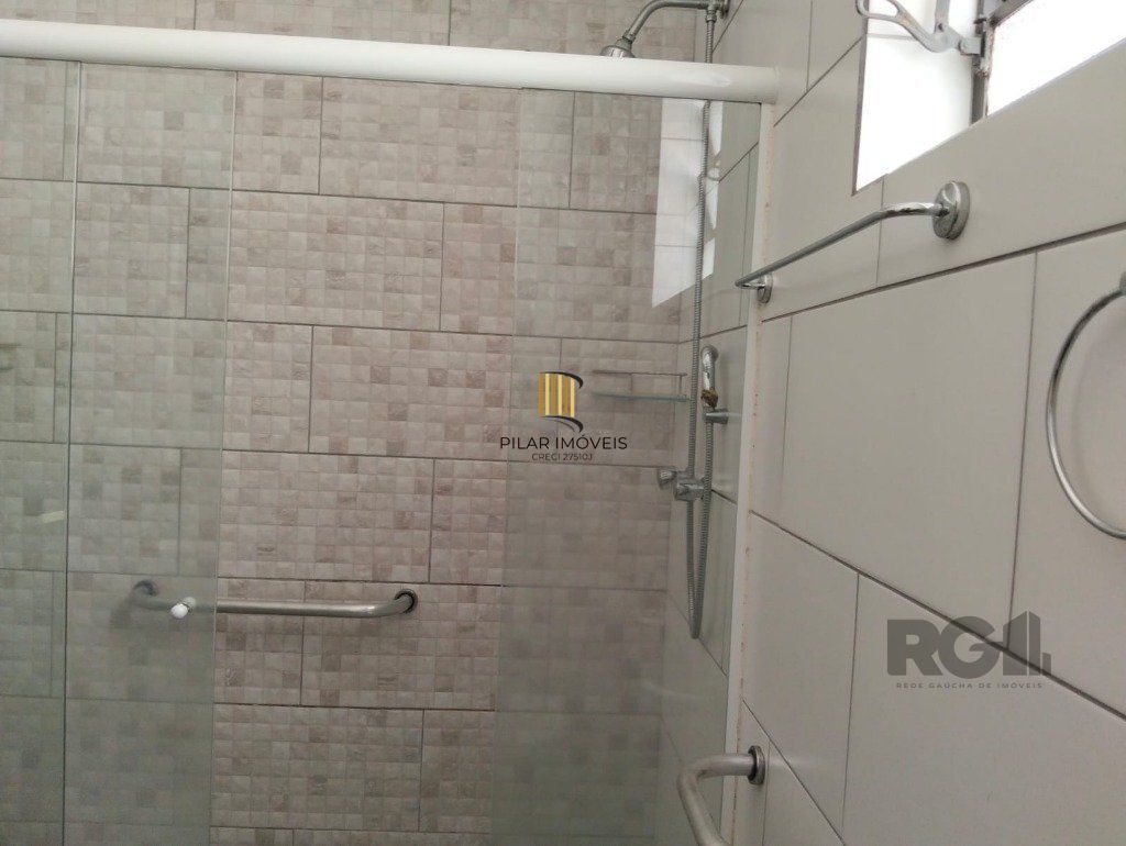 Apartamento 3 Dormitórios , dependência de empregada e vaga de garagem.