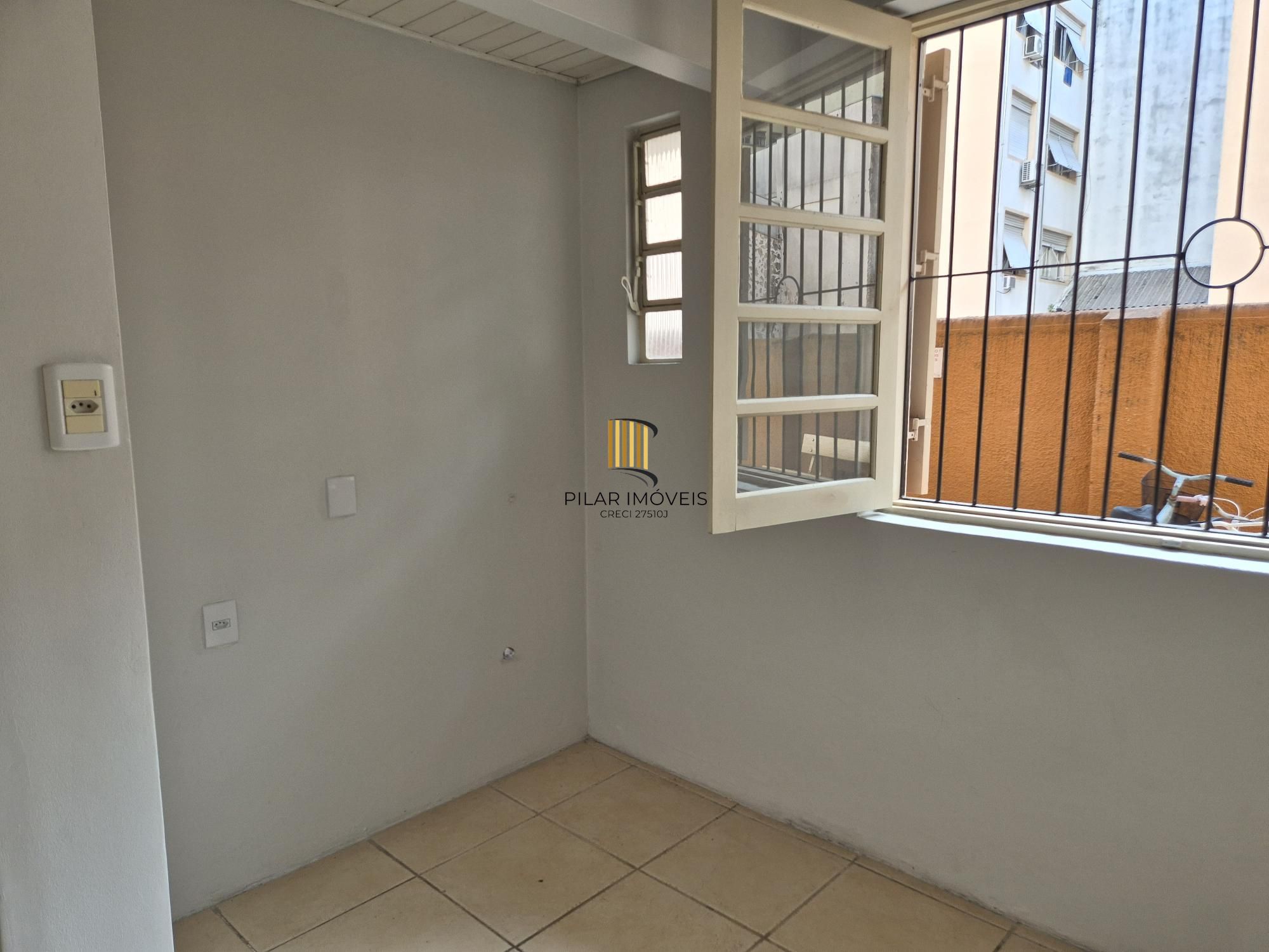 2 dormitório com área externa e churrasqueira