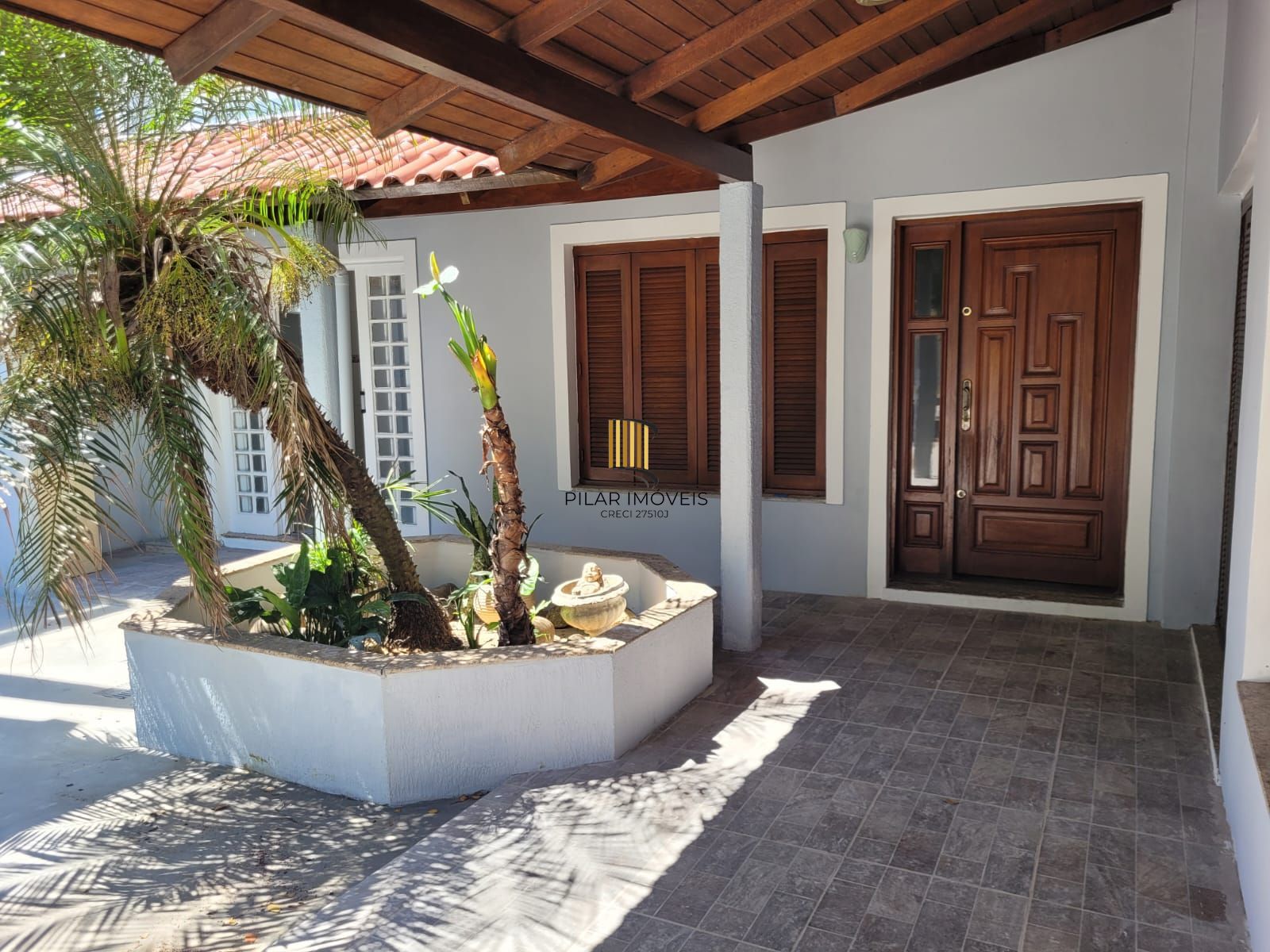 Casa no bairro Ipanema com 291 m² de área privativa e 8 garagens