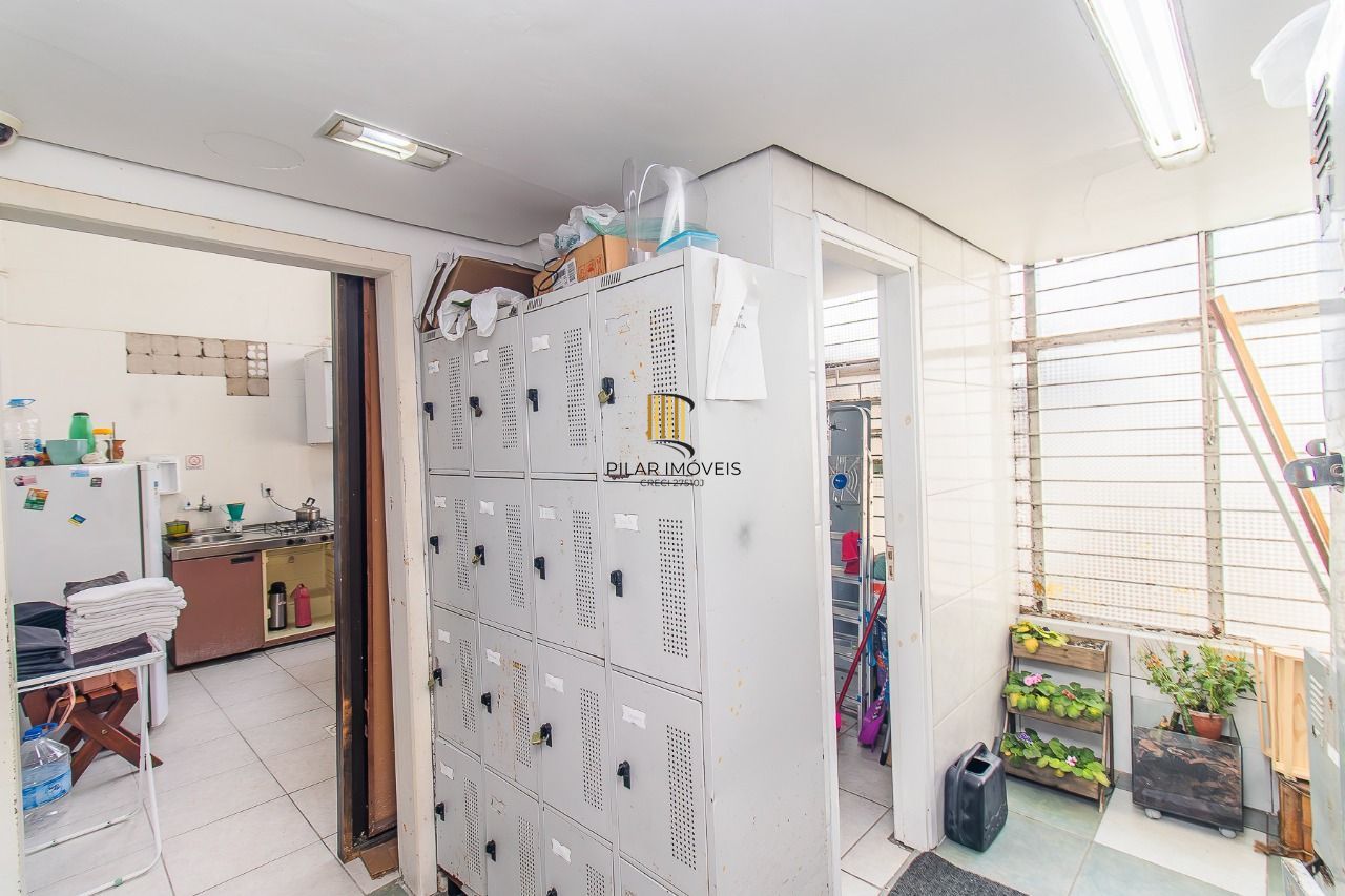 Sala Comercial 1 dormitório no bairro Menino Deus