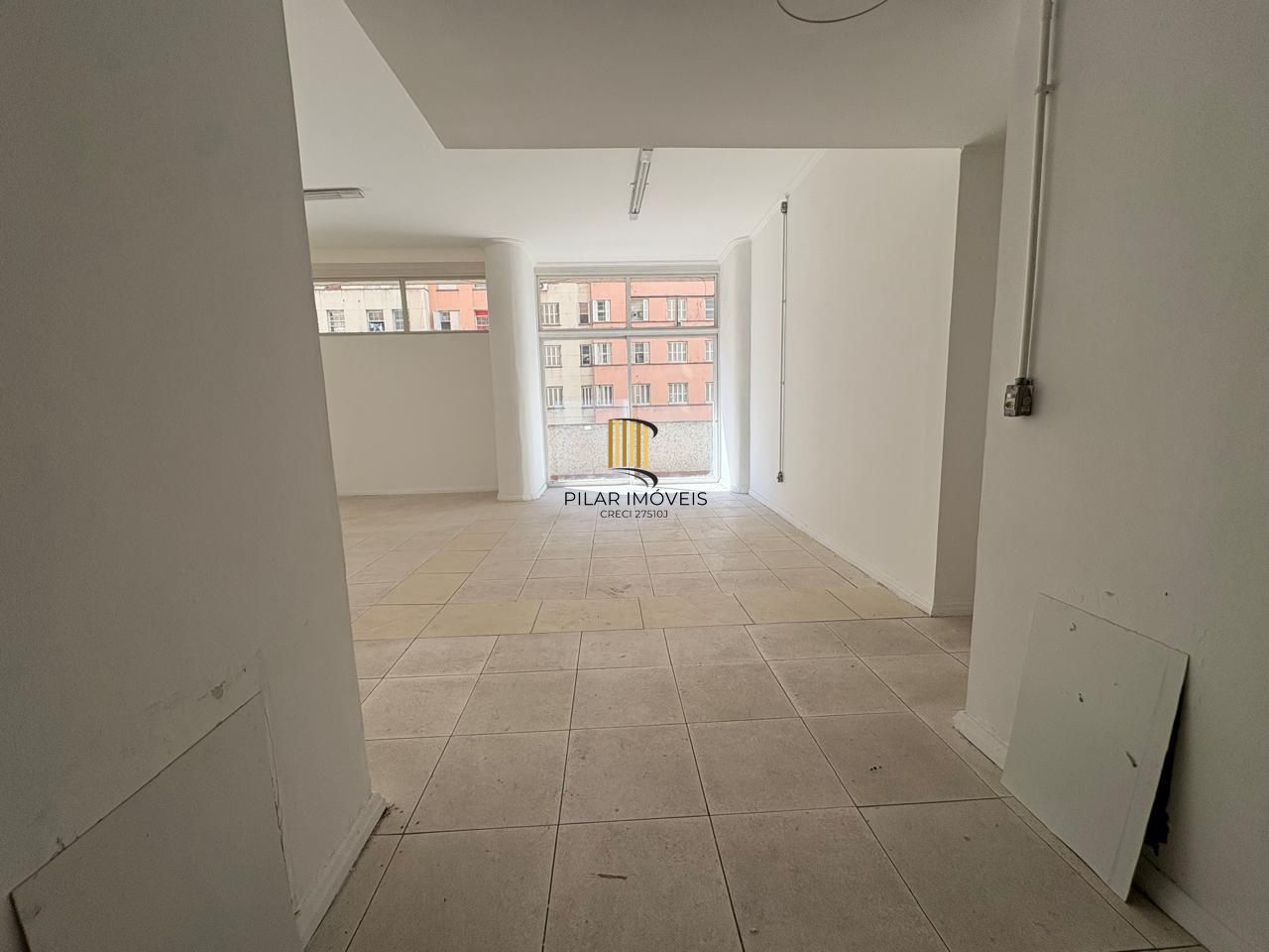 Sala comercial 822,66m² no centro de Porto Alegre