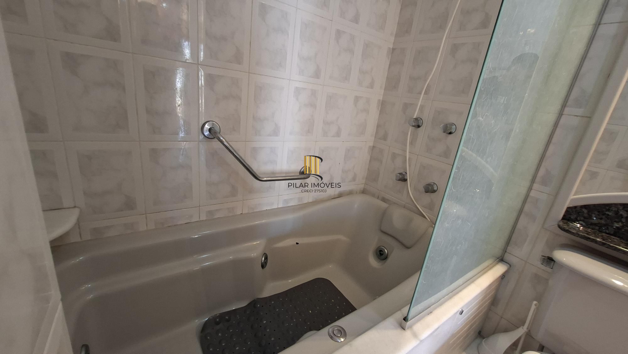 Apartamento 108,72 m² privativos,2 dormitórios, 1 suite, sacada,  garden e churrasqueira, 1 vaga coberta.