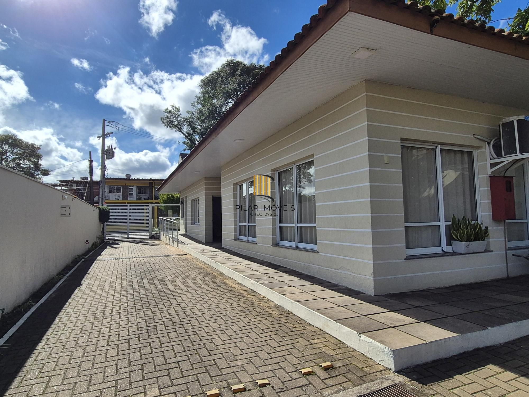 Casa de condominio com infra
