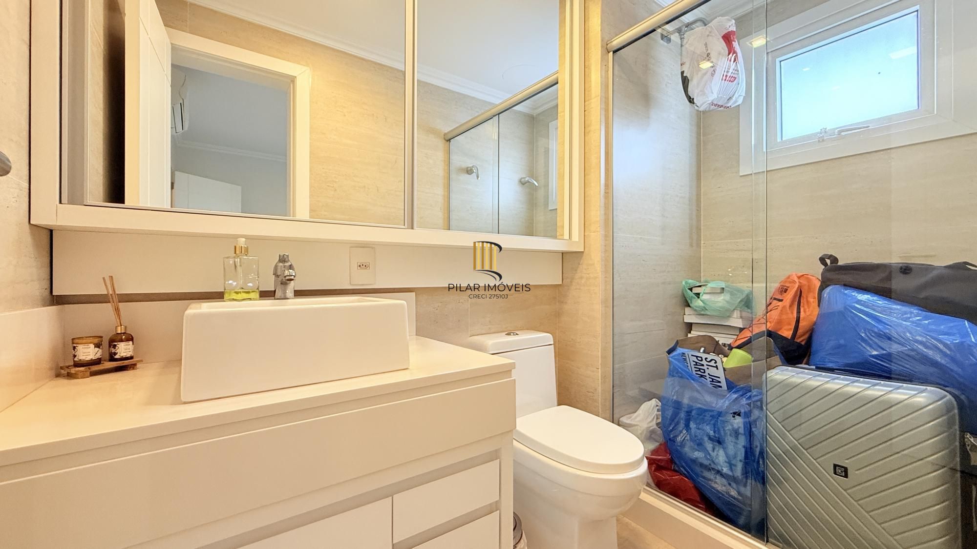 Excelente apartamento amplo com 2 dormitórios, 2 suítes mais dependência de empregada ou gabinete ou 3º dormitório