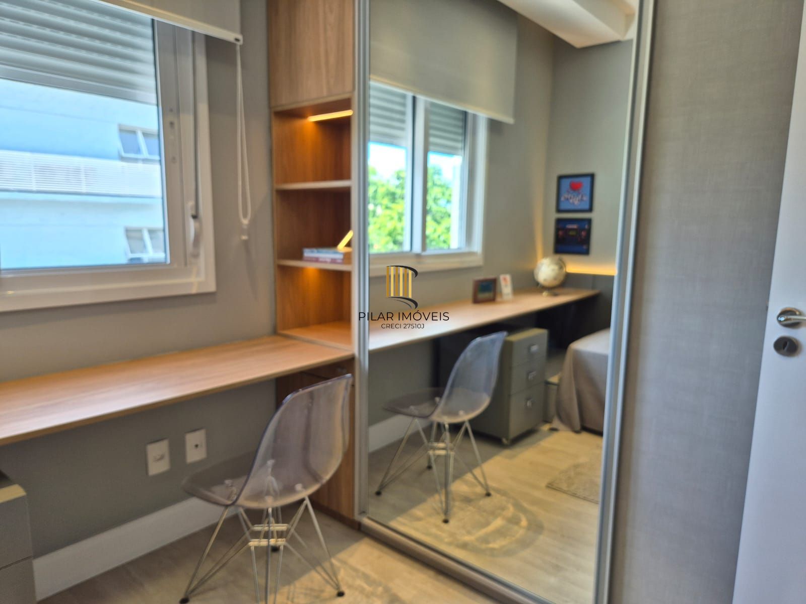 Apartamento 2 Dormitórios, Decorado e com Vaga de Garagem | Pronto para Morar!