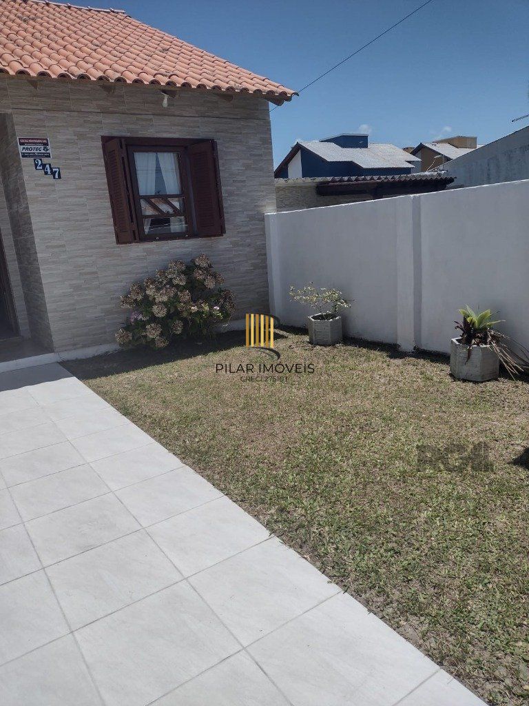 CASA -  2 dorms - 2 vagas - 57,00 m² - CIDREIRA