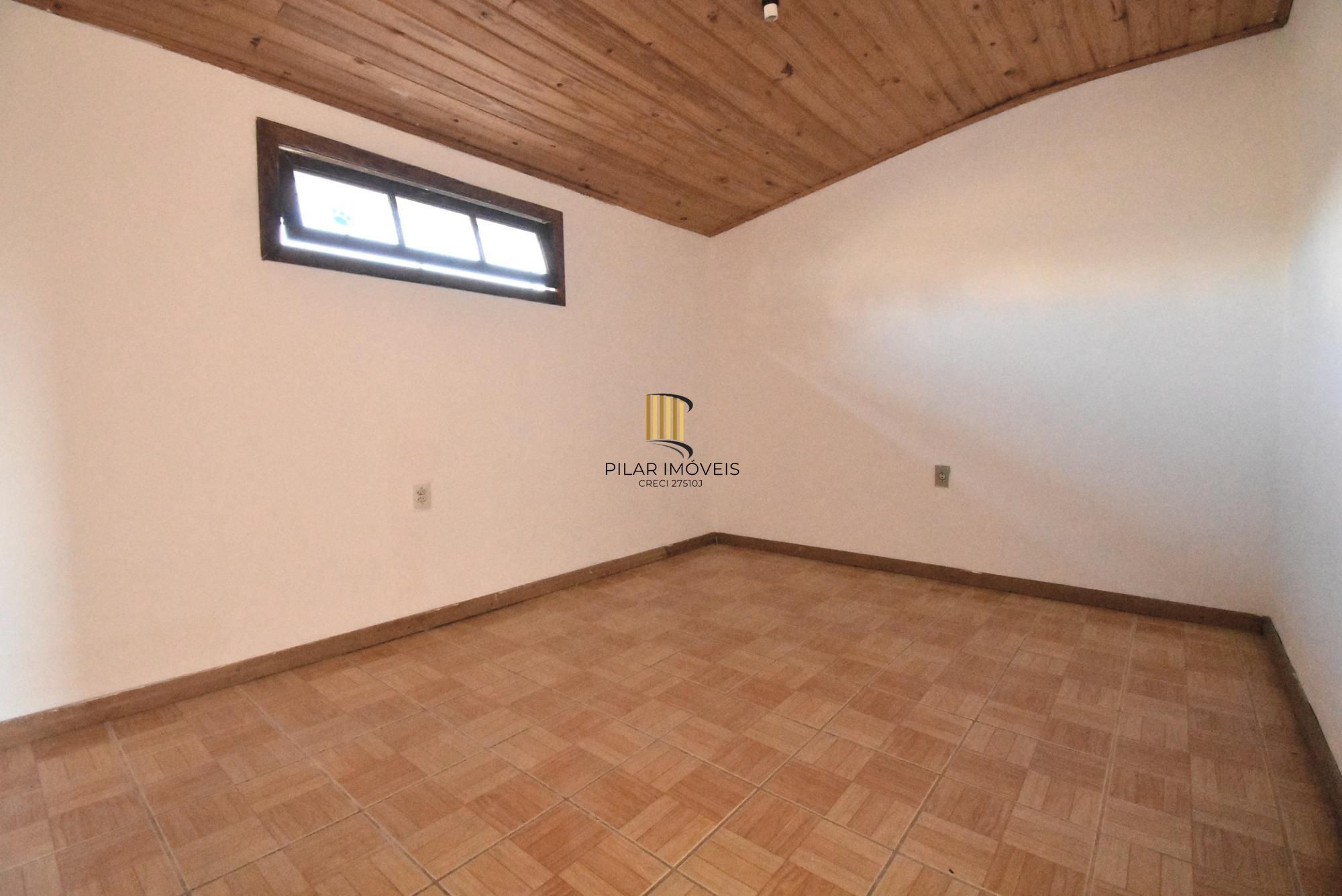 Apartamento de 4dormitórios, sendo uma suite churrasqueira e sacada 85m2 bairro Menino Deus.