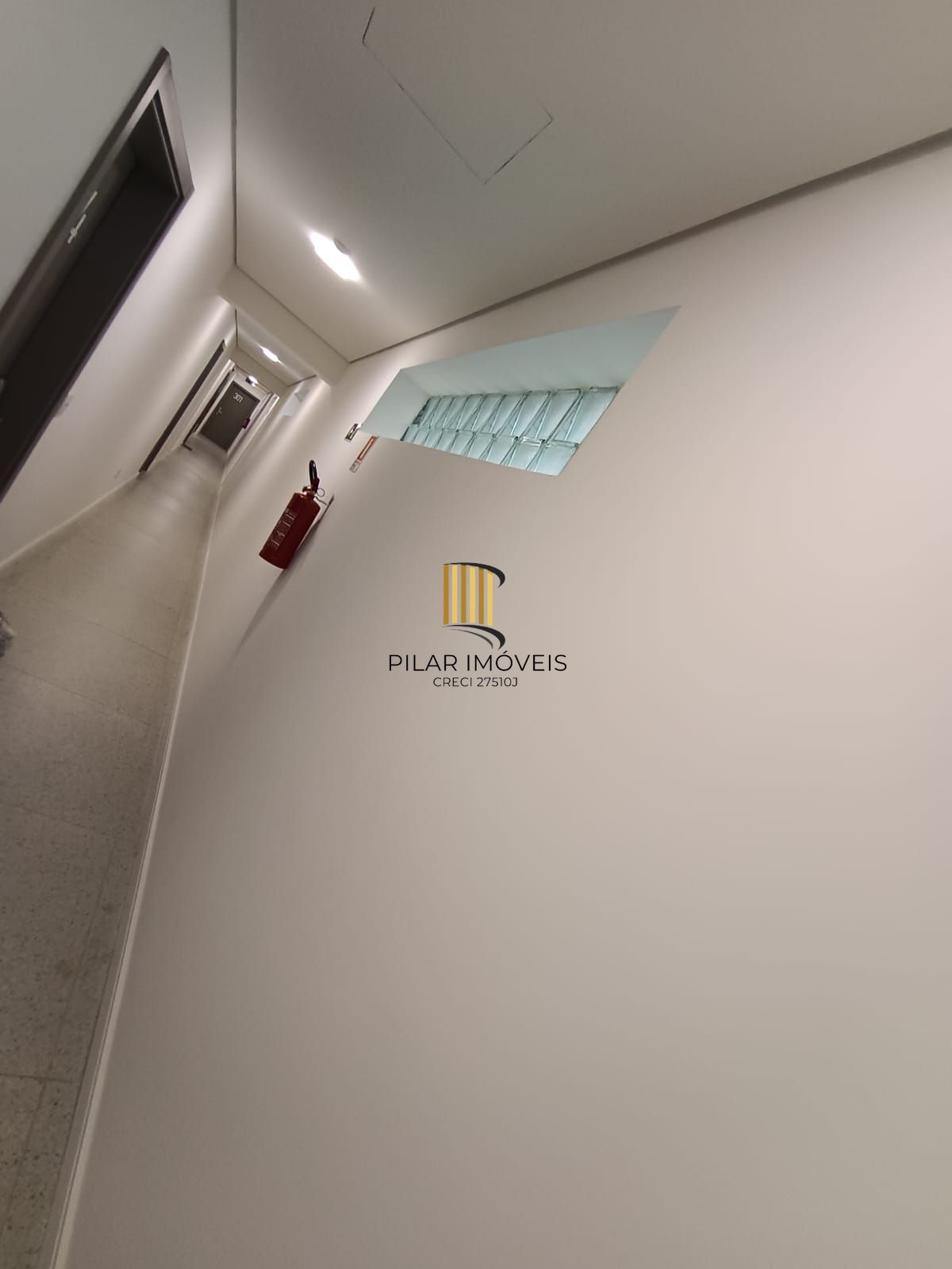 Apartamento 2 dormitórios, 1 suite, 1 vaga.