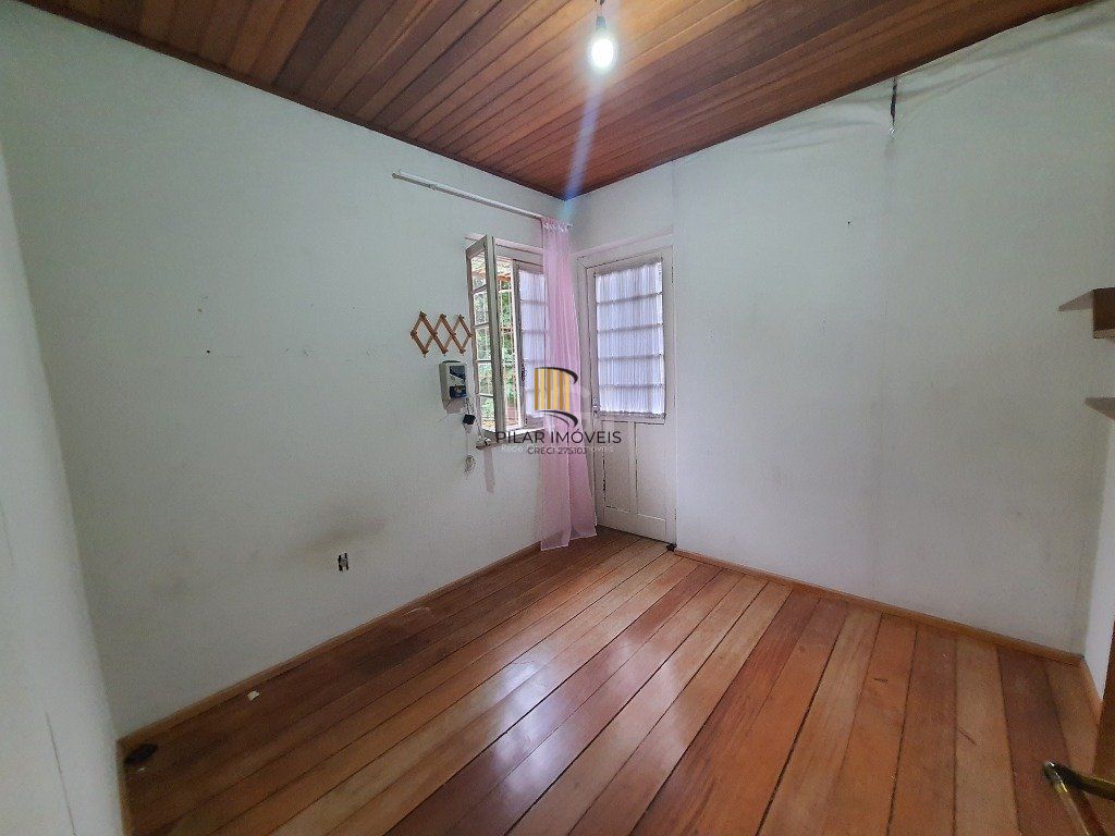 Casa para Venda - 300m², 3 dormitórios, sendo 3 suites, 5 vagas - Santana