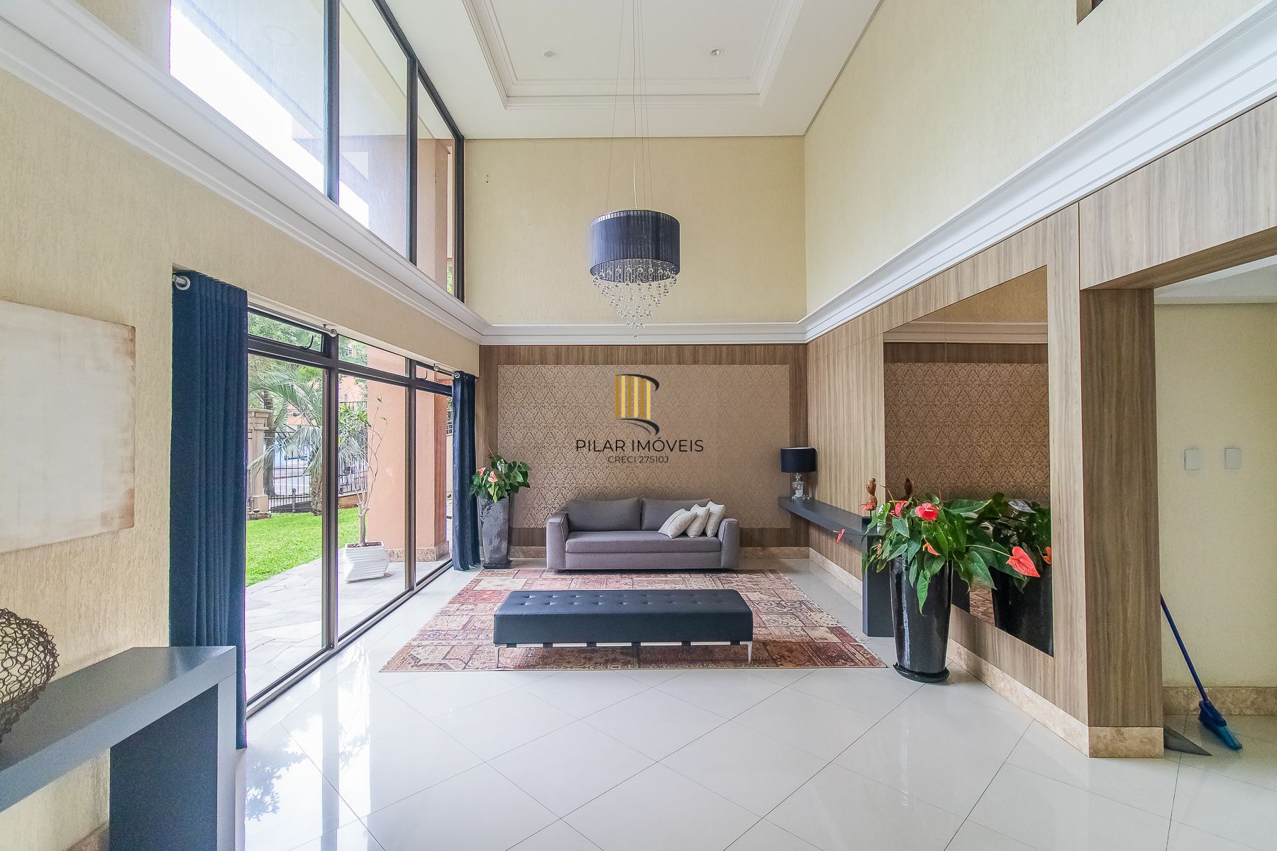 LINDO APARTAMENTO NO MENINO DEUS  com 117 M PRIVATIVOS, 3 DORITÓRIOS COM SUÍTES E VAGA DUPLA