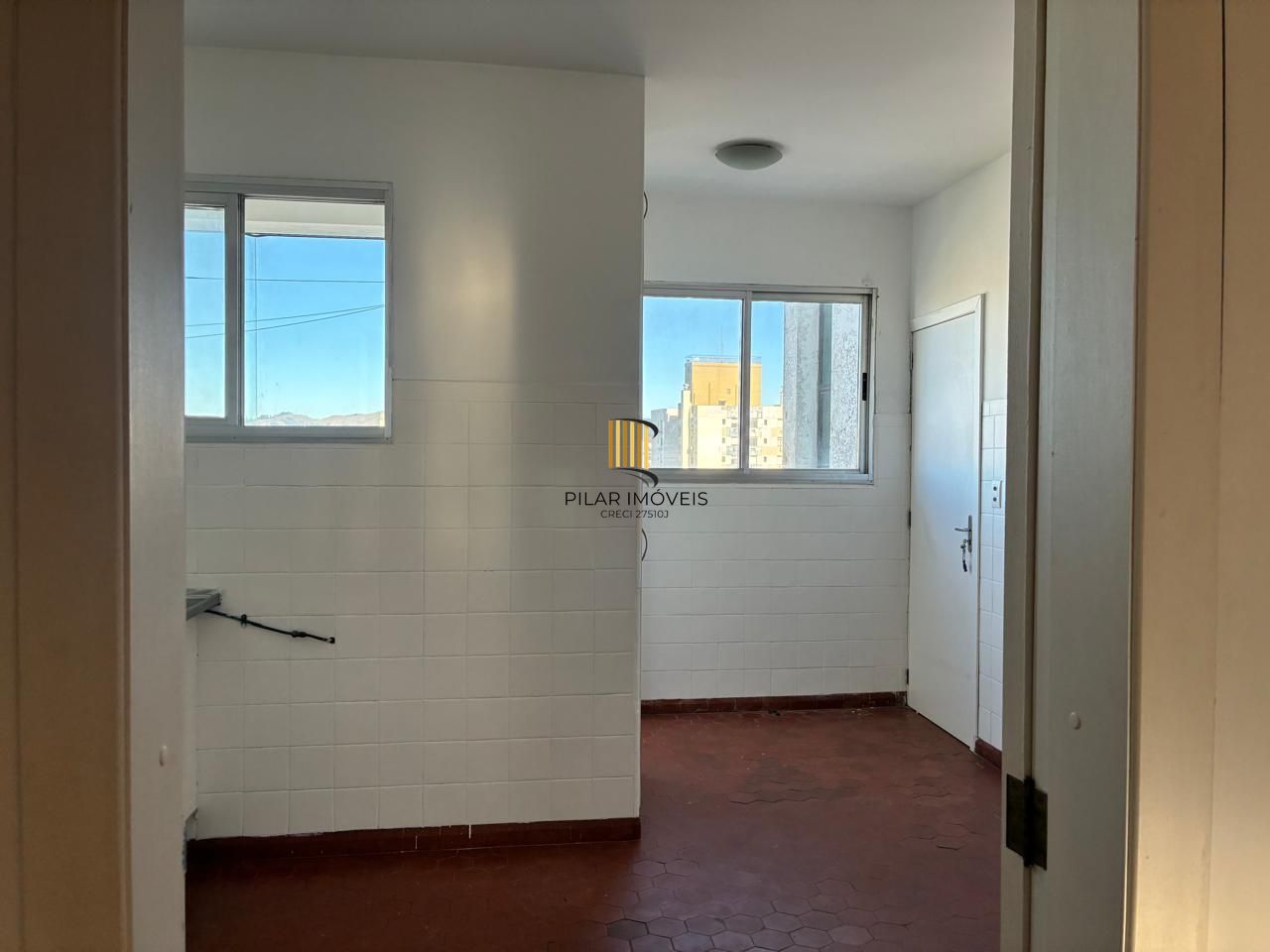 AMPLO APARTAMENTO DE 3 DORMITÓRIOS NA CIDADE BAIXA