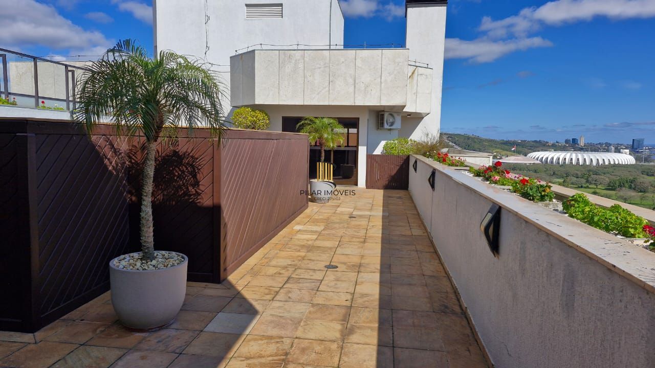 Apartamento de frente para o Guaíba/Parque Marinha do Brasil, com 3 dormitórios, 2 garagens cobertas