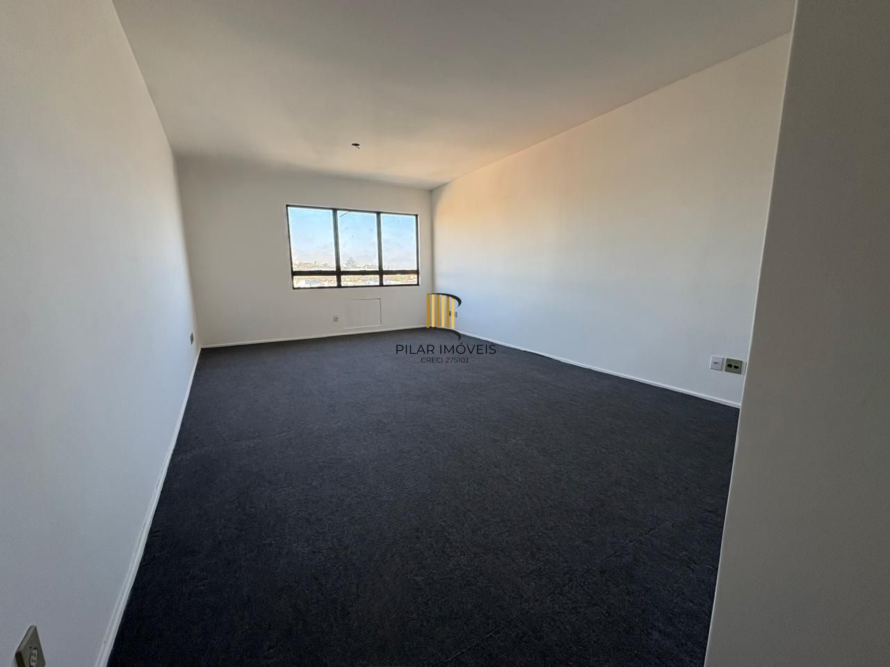 Sala comercial 37,27m² no bairro Passo da Areia