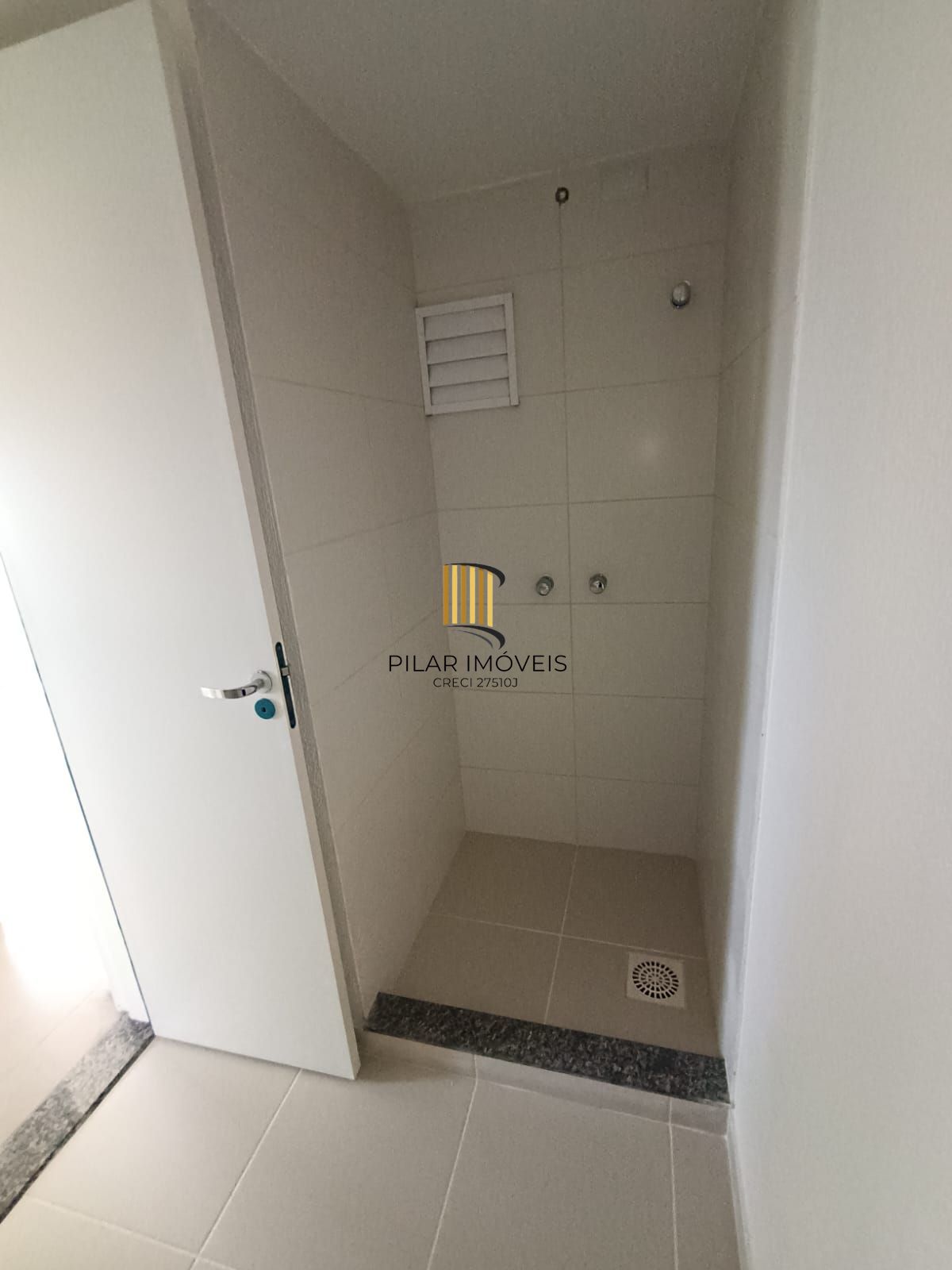 Apartamento em Porto Alegre, no bairro Vila Nova, com 2 dormitório