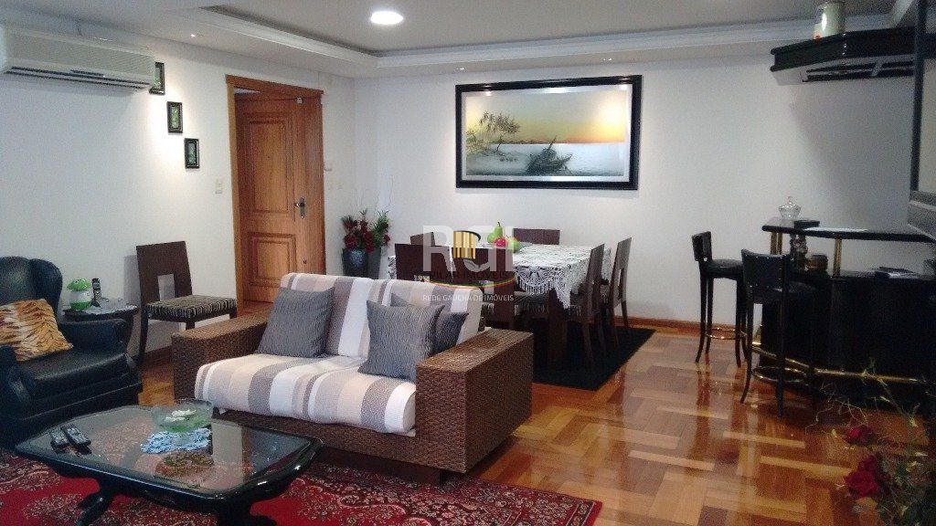 Apartamento para Venda - 238.12m², 3 dormitórios, sendo 1 suites, 3 vagas - Menino Deus