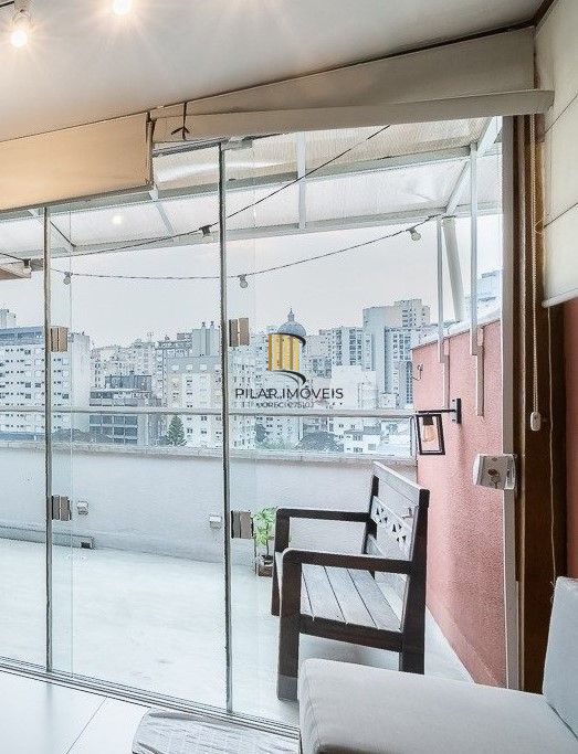 Cobertura triplex semimobiliada