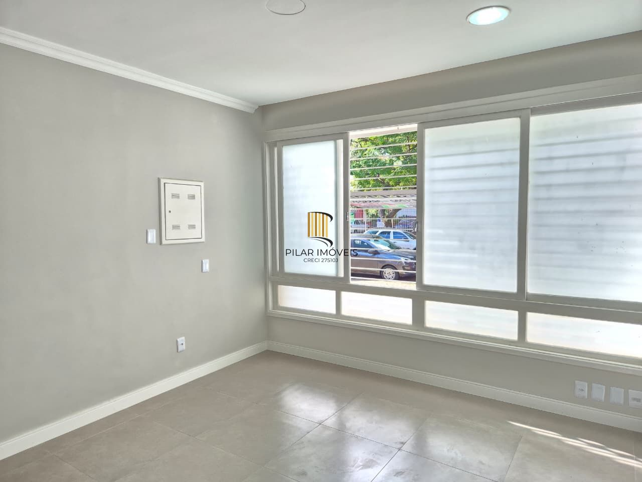 Casa comercial no miolo do bairro Menino Deus