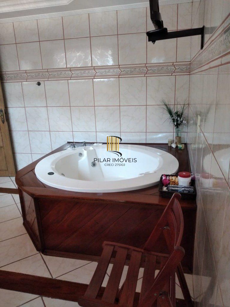 Casa para Venda - 243m², 2 dormitórios, sendo 1 suites, 3 vagas - Glória