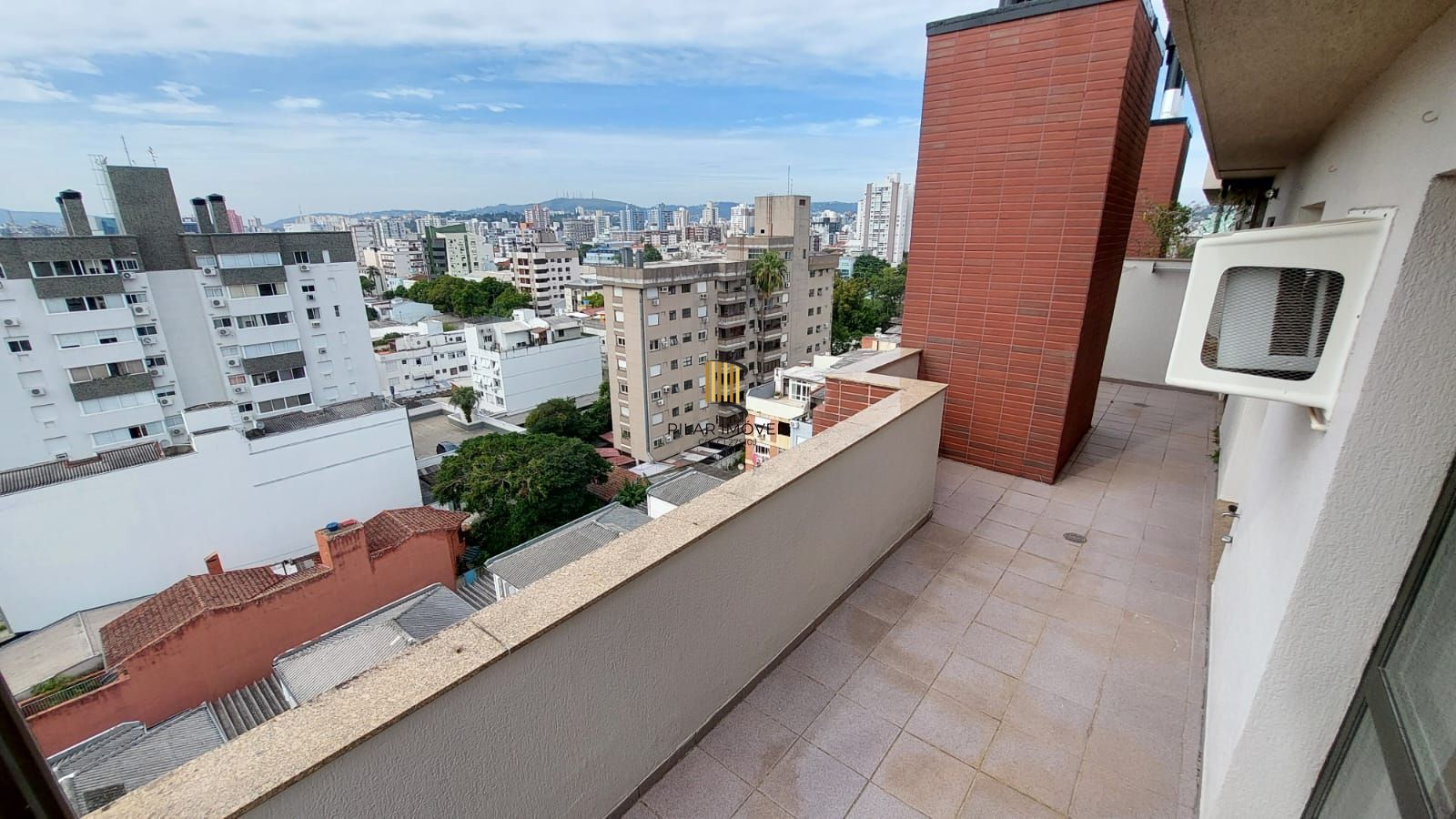 COBERTURA 3 DORMITÓRIOS COM 1 VAGA NO MENINO DEUS