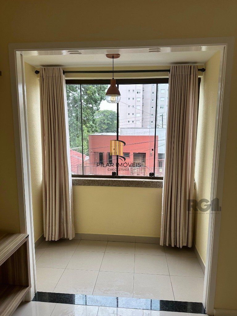 Excelente apartamento reformado 43m² privativo, todos móveis incluidos e ar condicionado.