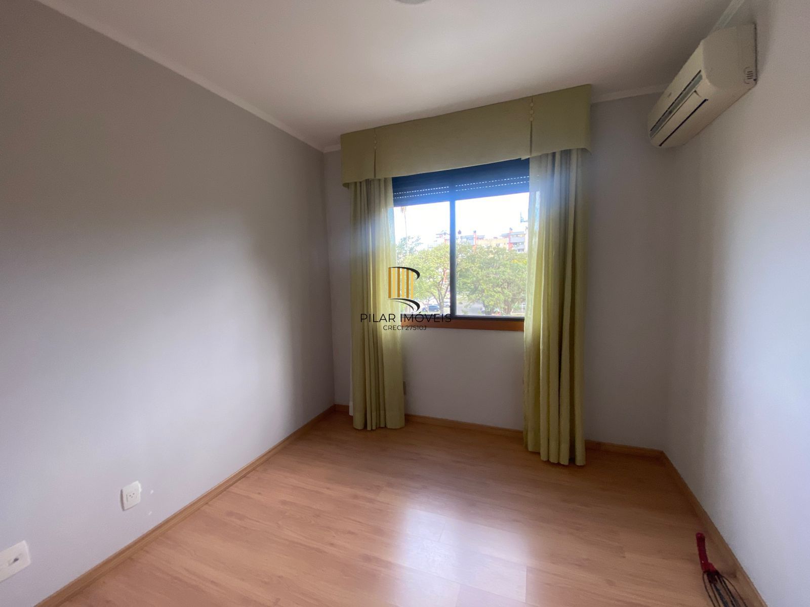 Apartamento 105 m2 3 dormitorios sendo 1 suite vaga dupla menino deus