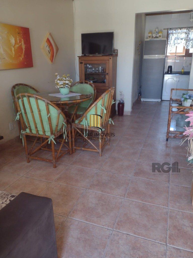 CASA -  2 dorms - 2 vagas - 57,00 m² - CIDREIRA