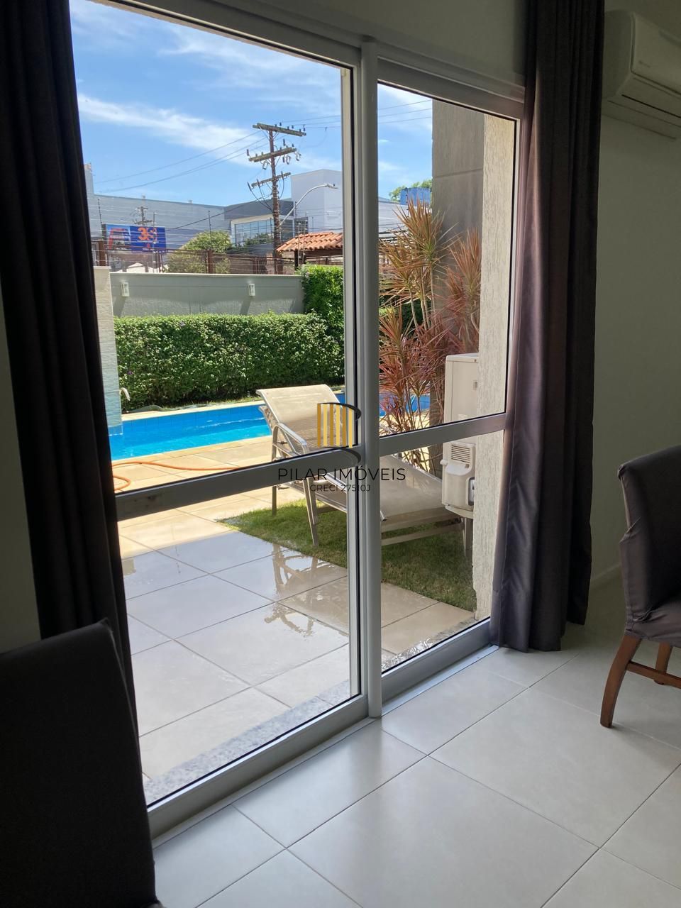 Apartamento 2 dormitórios com suíte e vaga coberta escriturada