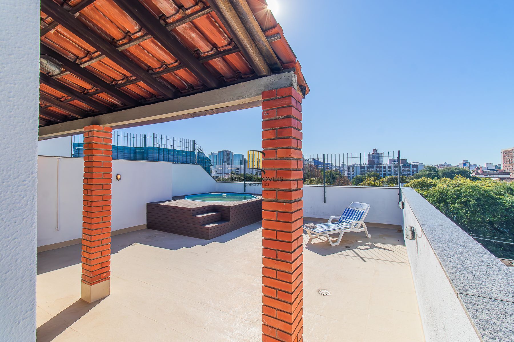 COBERTURA DUPLEX COM 3 DORMITÓRIOS E PISCINA