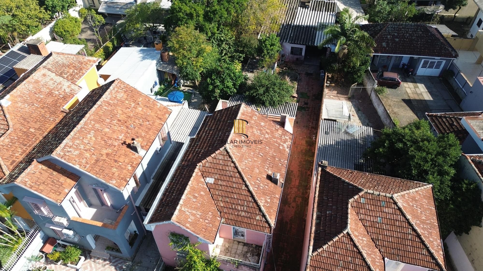 Casa/terreno na Rua Oscar Bittencourt