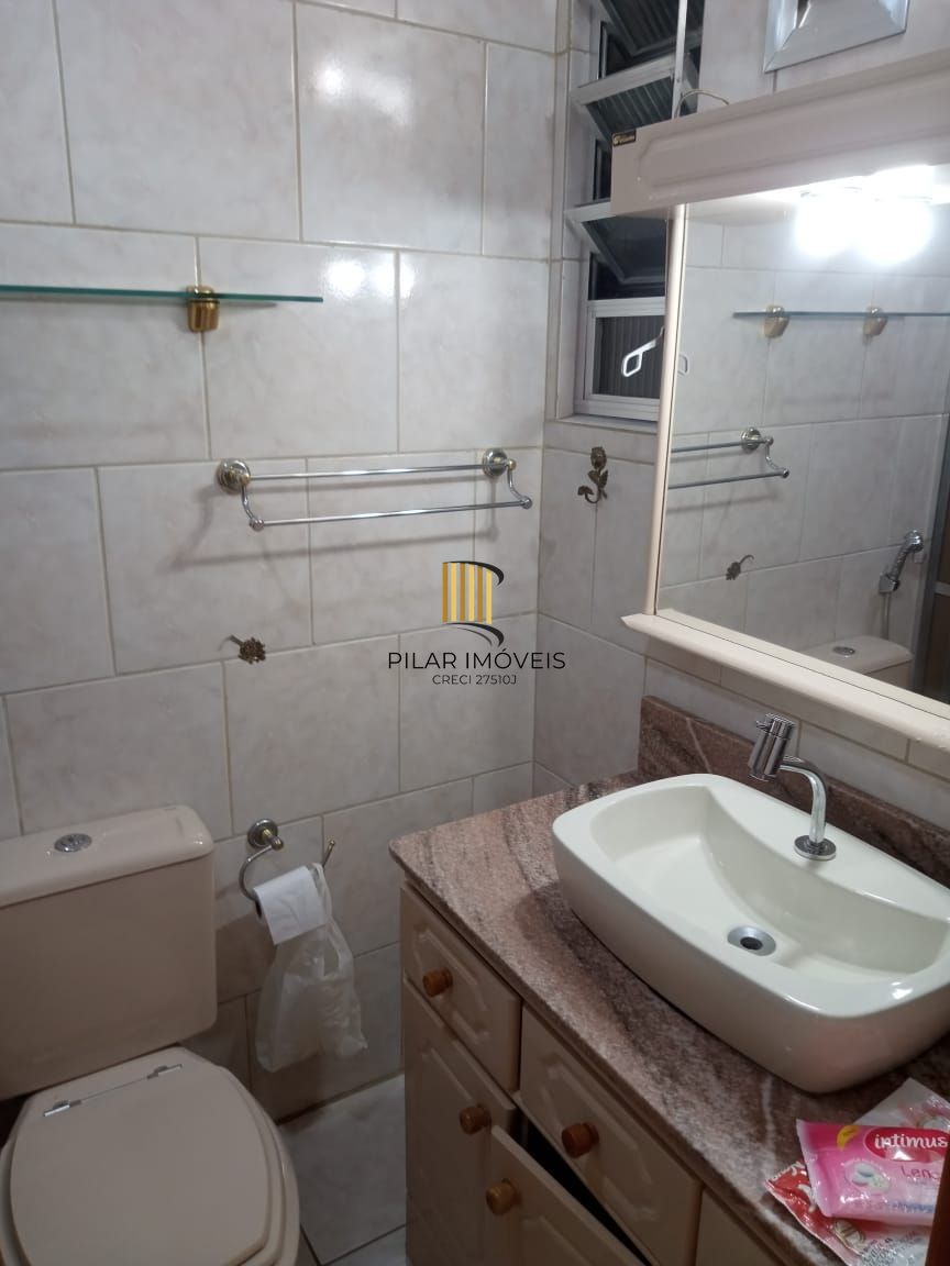 Apartamento dois dormitórios com  estacionamento Coberto