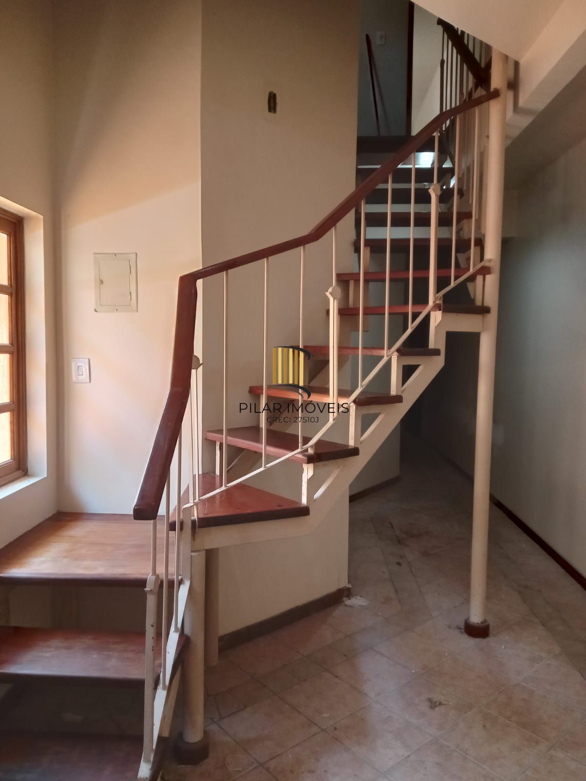 Ótima Casa com 4 Dormitórios no Bairro Cidade Baixa