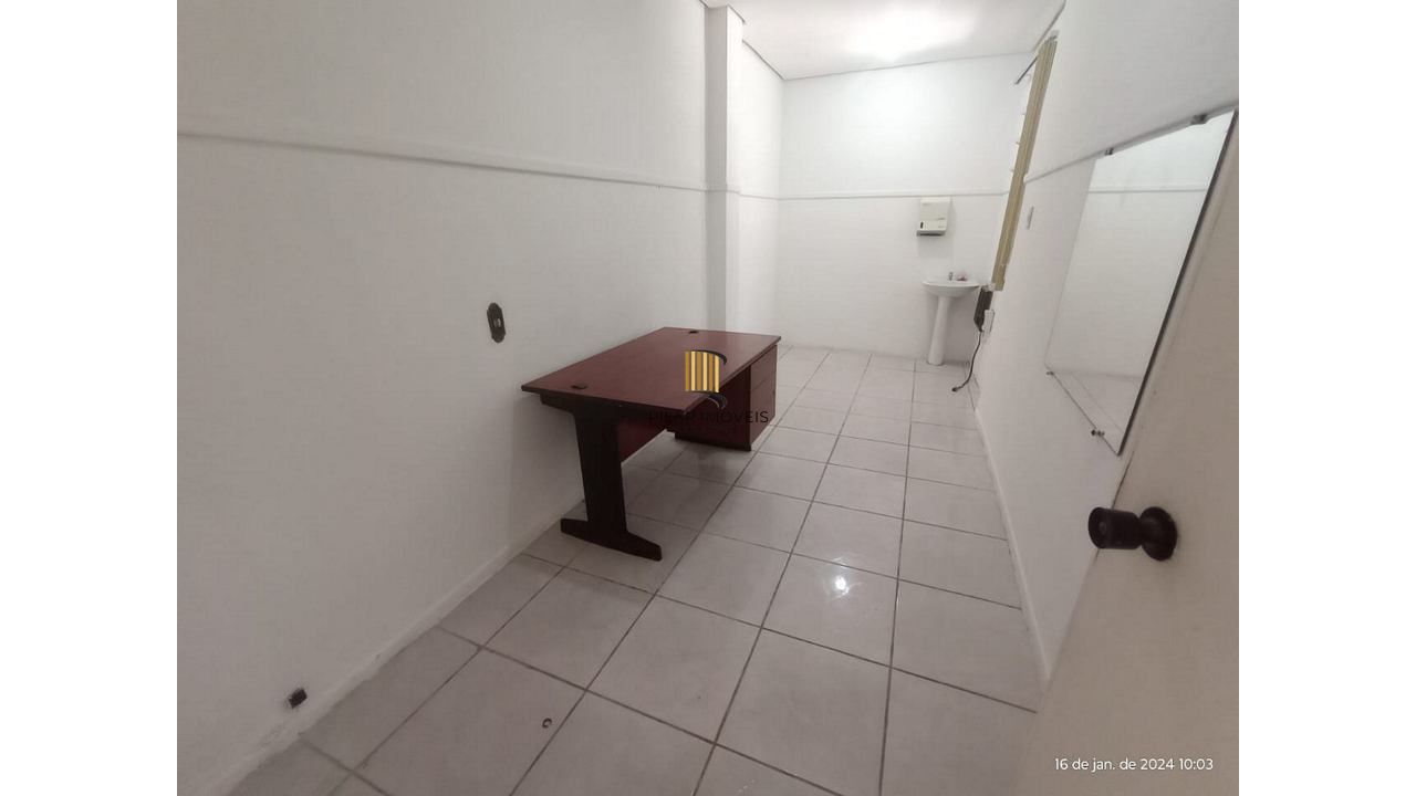 SOBRADO COMERCIAL - 220m² - 2 vagas - GETULIO VARGAS
