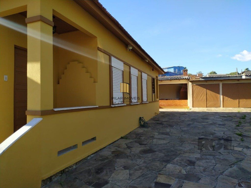 Casa térrea em ótimo estado.