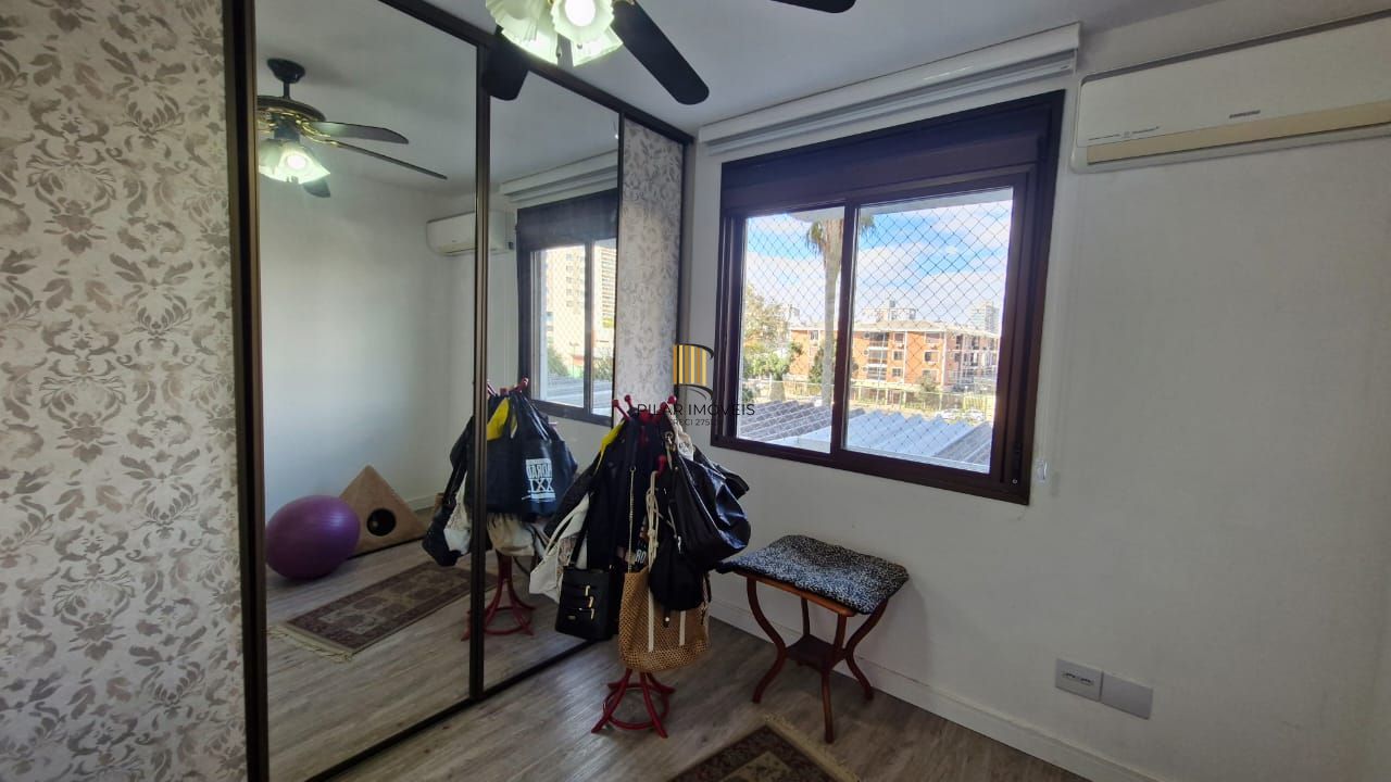 Apartamento de frente para o Guaíba/Parque Marinha do Brasil, com 3 dormitórios, 2 garagens cobertas