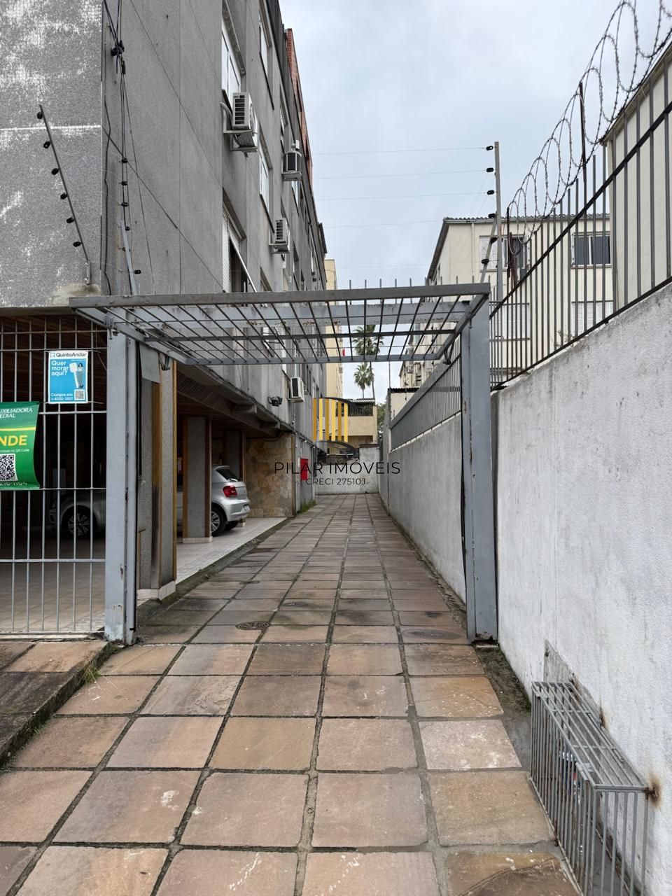 Imóvel 2 dormitórios no Menino Deus com 58,49m²  SEMI-MOBILIADO COM BOX