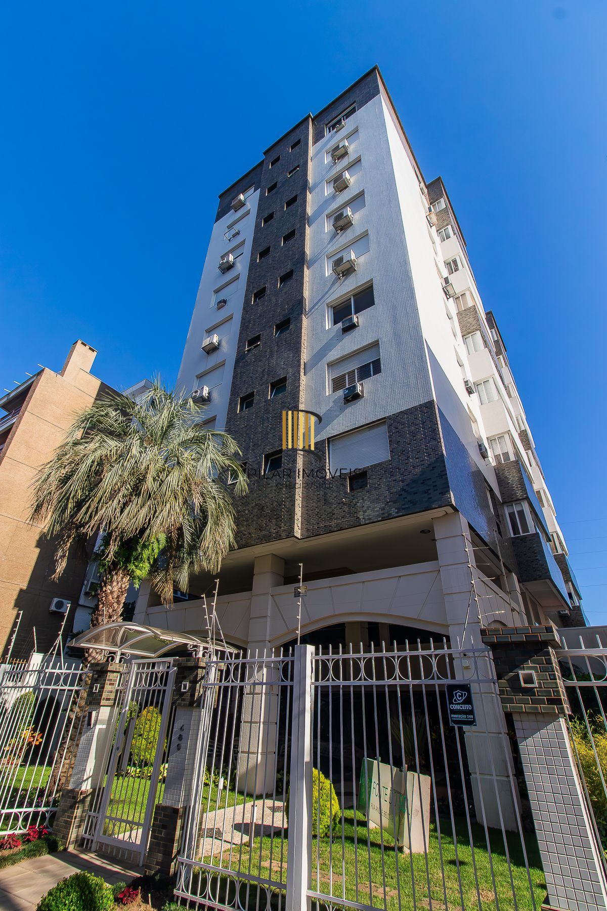 2D com suíte, vaga e churrasqueira