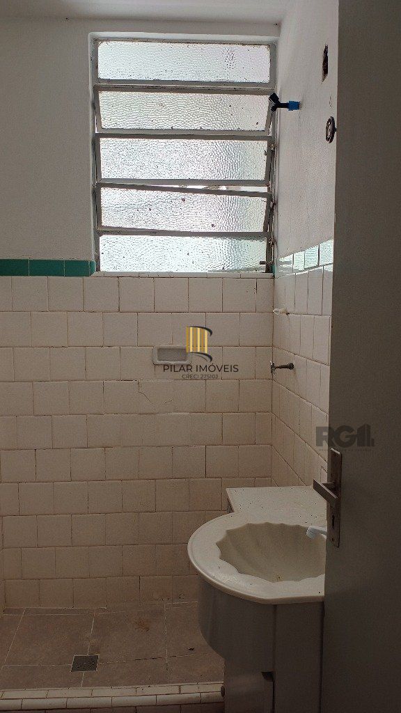 Apartamento de 2 dormitórios, 62m², térreo, frente leste/norte - BAIRRO AUXILIADORA