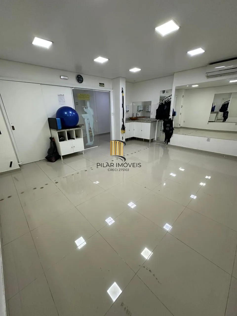 sala comercial completa